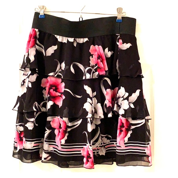 White House Black Market Dresses & Skirts - Black House White Market skirt